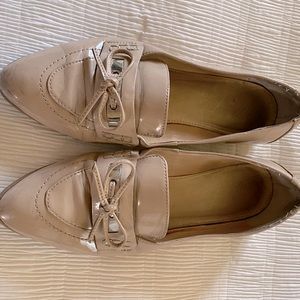 Tan Marc Fisher flat